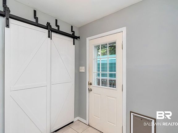 2nd image of 33 Lancaster Rd