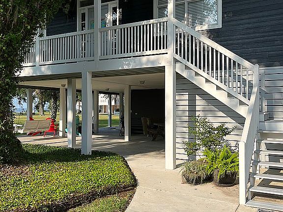 3rd image of 105 Vista Dr