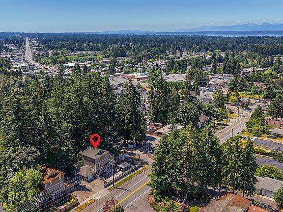 4th image of 4128 164th Street SW