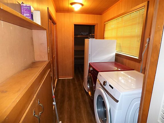 4th image of 1010 Yarborough Height St