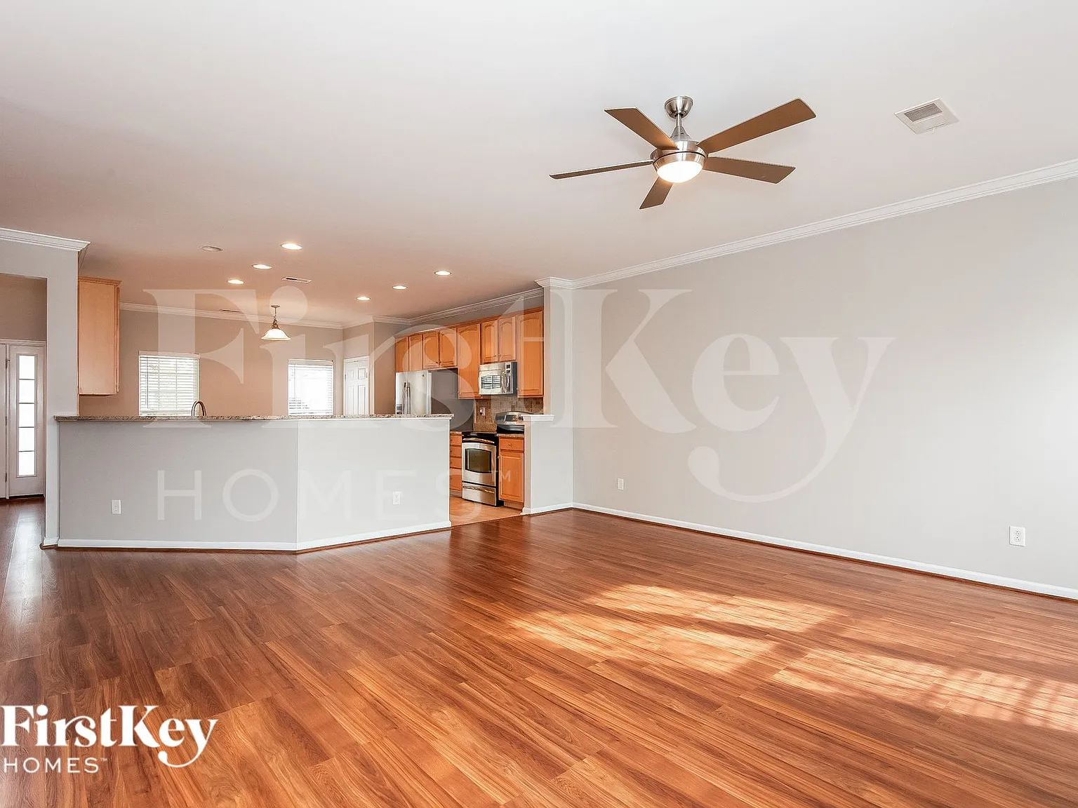 5 bed, 2.5 bath, 2487 sqft, $2,240 — Photo 3