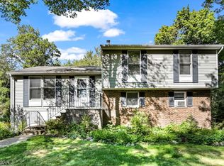 15 Alps Rd, Hewitt, NJ 07421