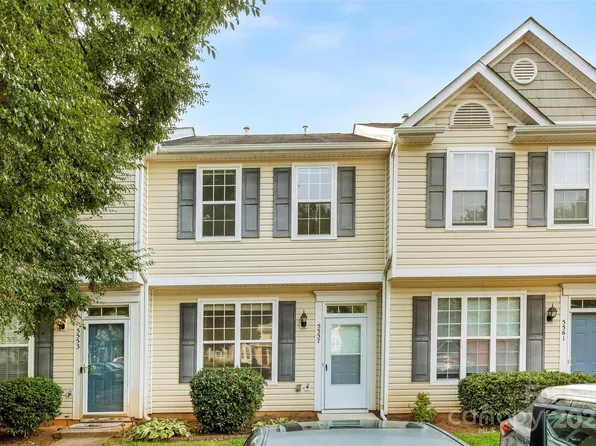 5557 Seths Dr, Charlotte, NC 28269