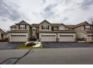 1102 Ridgeview Dr, Morgantown, PA 19543