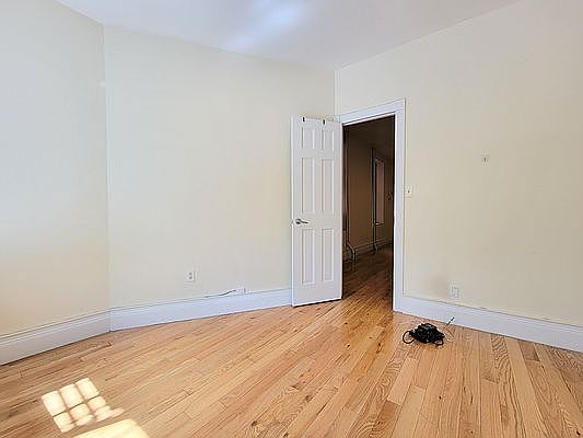 5th image of 256 E 10th St APT 3D