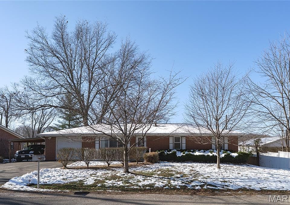 1st image of 909 Peony Dr
