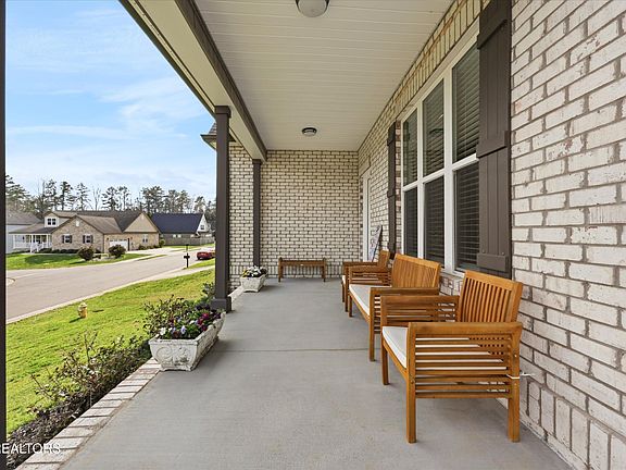 4th image of 115 Crossroads Blvd