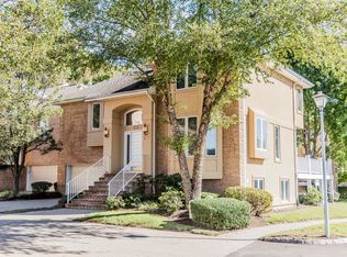 123 Woodlake Ct, Holmdel, NJ 07733