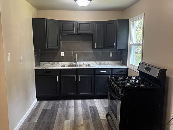 3rd image of 4035 Missouri St