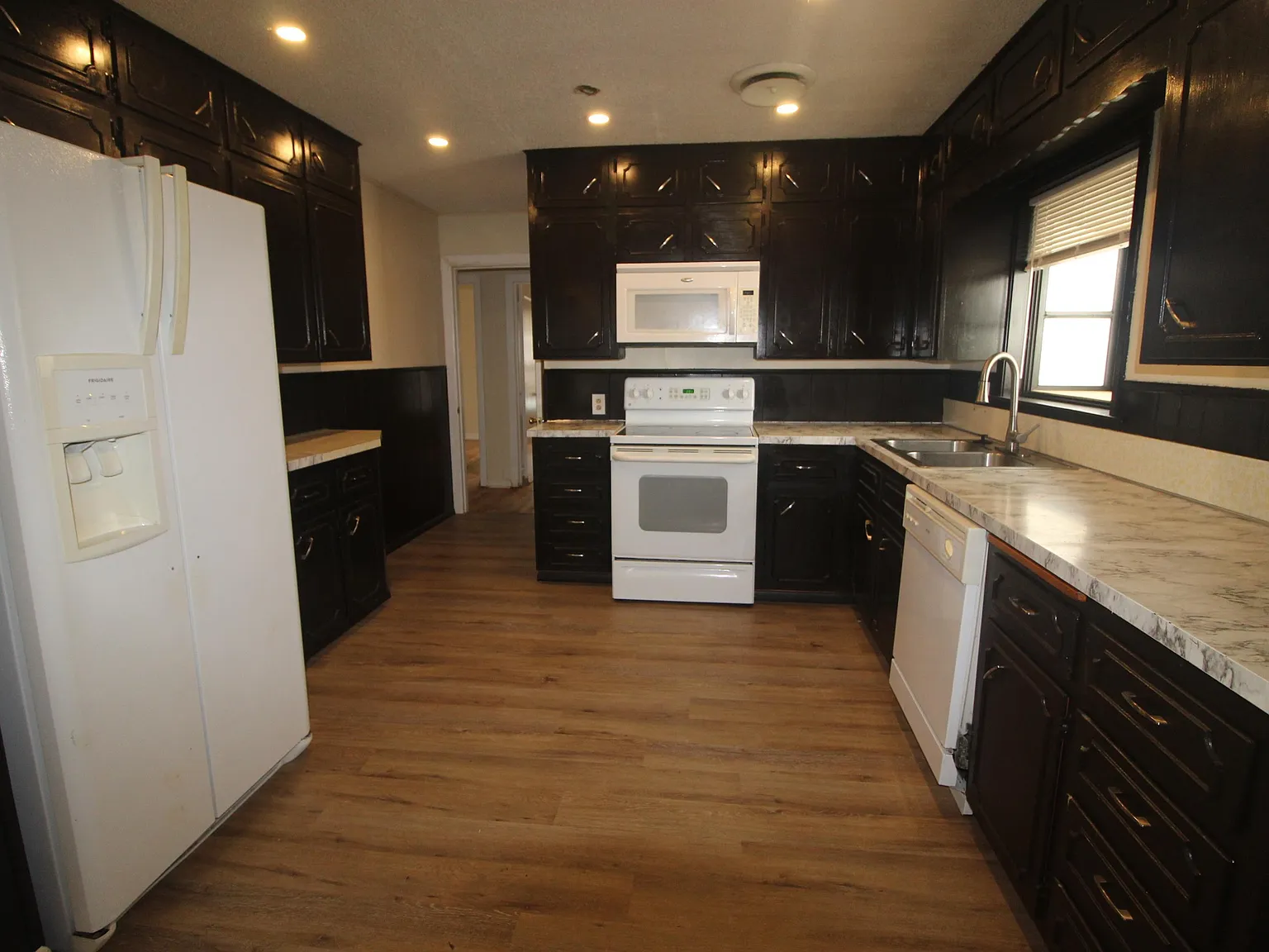 1309 Carol Way - . — Photo 1