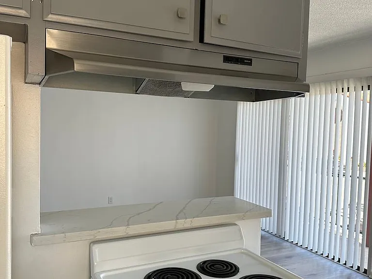 241 N Redondo Ave — Photo 14
