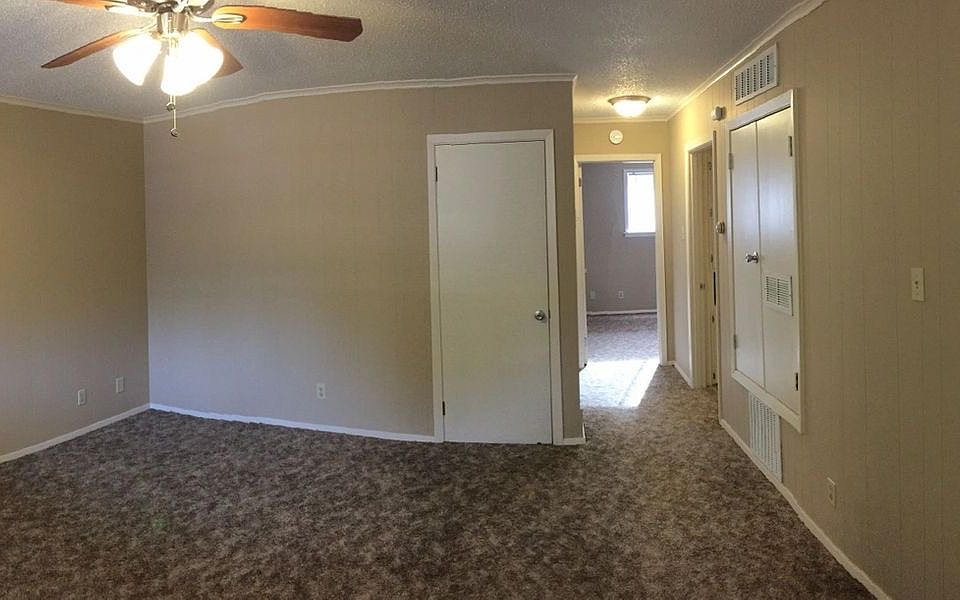 1st image of 1600 N Washington Ave #B-2
