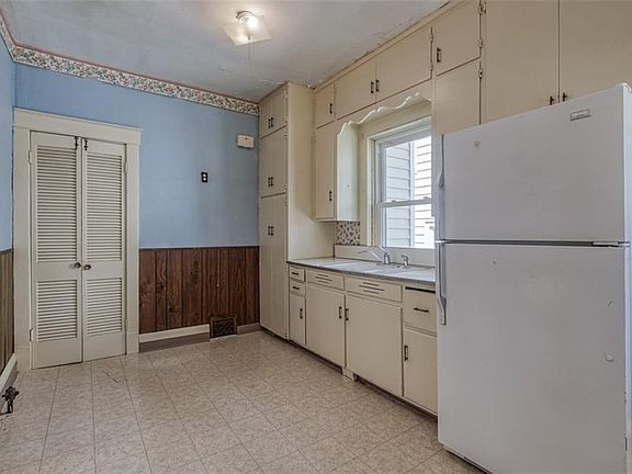 3rd image of 433 N 16th St