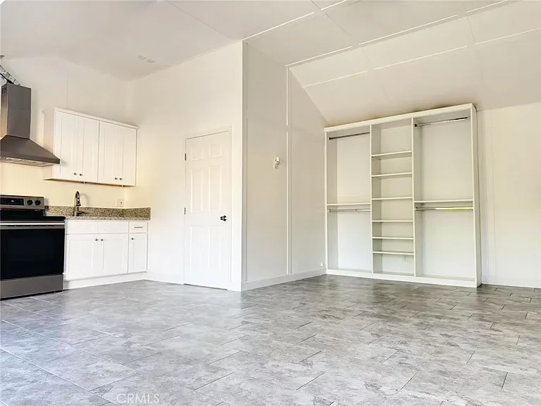 3233 E Cameron Ave — Photo 3