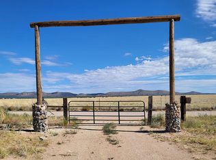 15674 E Lincoln Rd, Truxton, AZ 86434