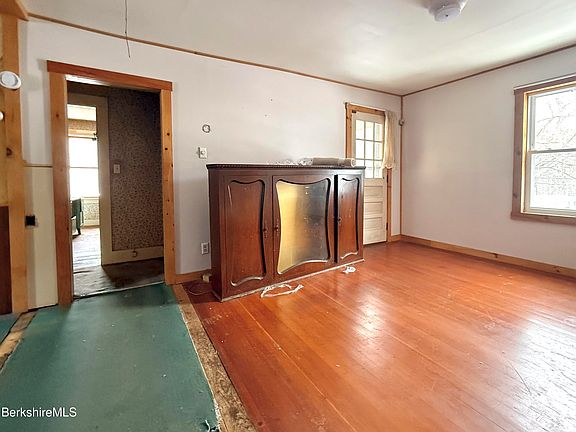 4th image of 9 Depot St