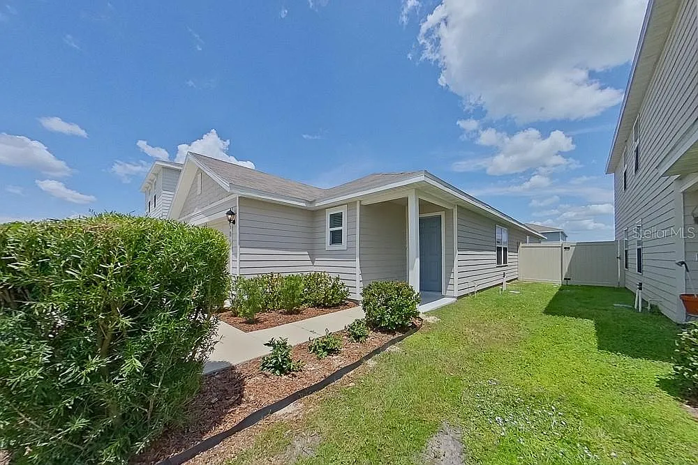 3 bed, 2.0 bath, 1453 sqft, $2,045 — Photo 3