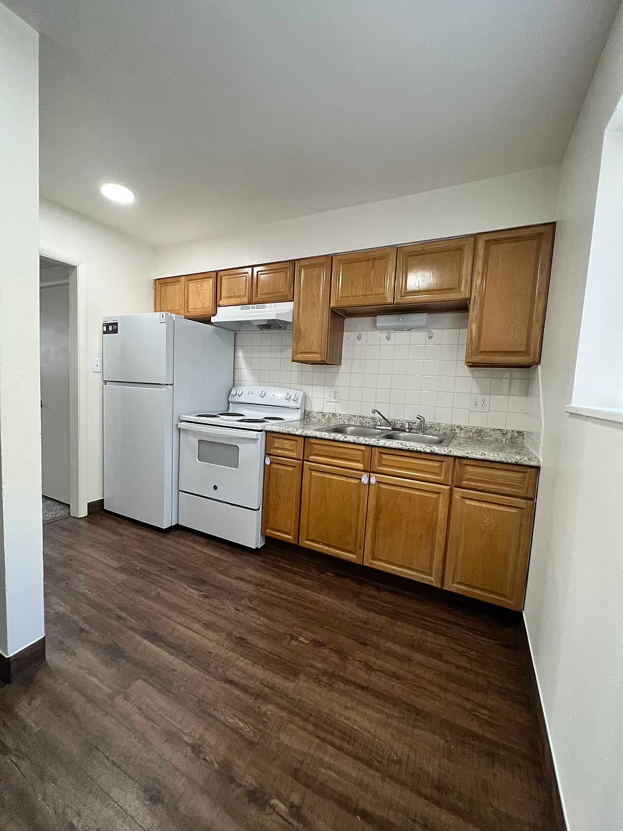 Photo 2 of 4 - 1032 Dayton St #6 - Aurora, CO Building Photo - 1032 Dayton St #6