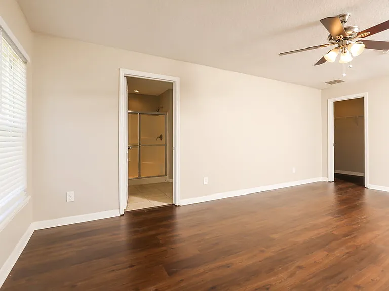2101 Woodsedge Dr — Photo 9