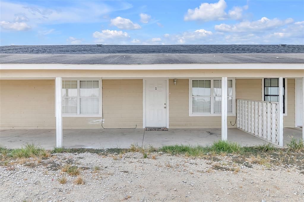9678 NW Interstate Highway 10 Frontage Rd UNIT 2, Sealy, TX 77474 Zillow