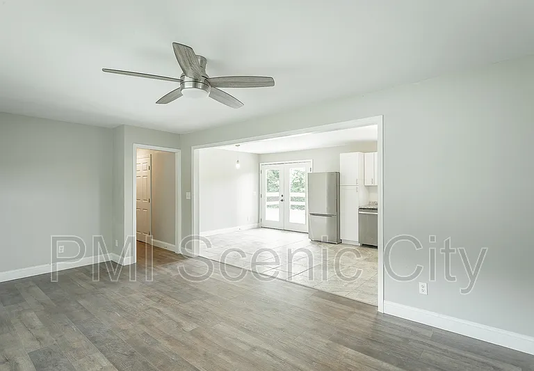 1375 Orbit Dr — Photo 35