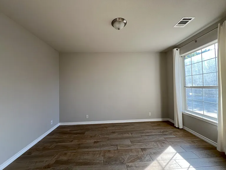 1112 Vanderbilt Cir — Photo 25