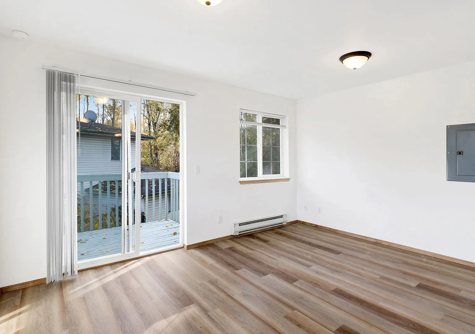 3163 Studio Ln — Photo 2