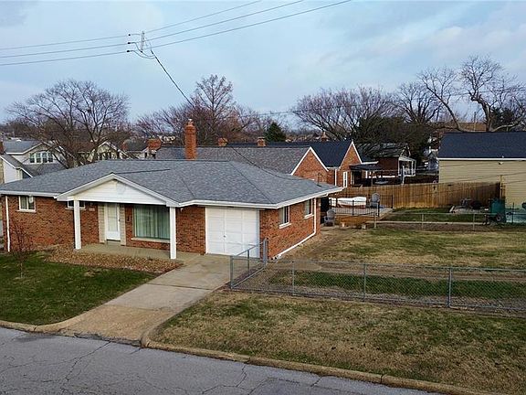 3rd image of 3166 Tamm Ave