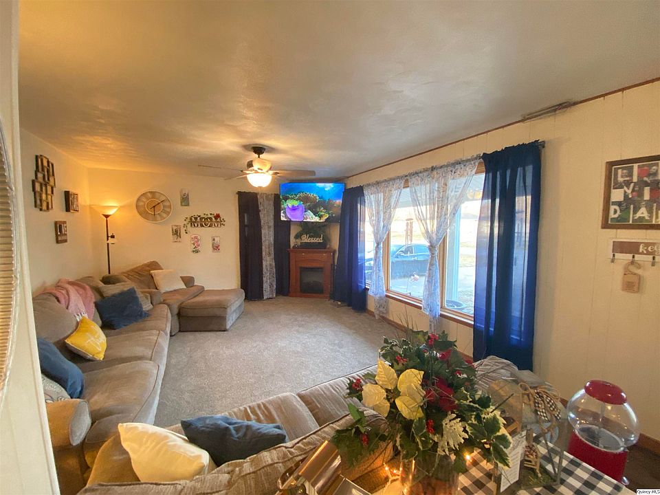 407 Camden Rd, Mount Sterling, IL 62353 Zillow