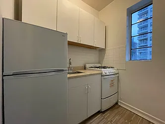 Rented by HOLTON REAL ESTATE INC.