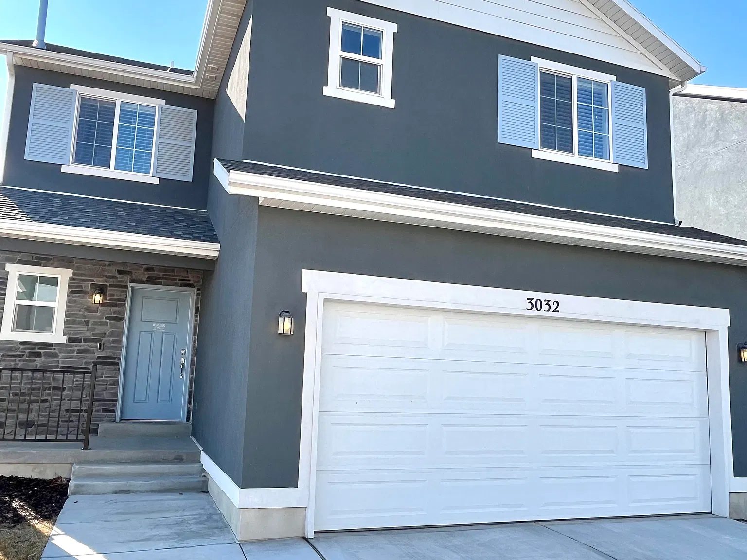 4 bed, 2.5 bath, 2140 sqft, $2,300 — Photo 1