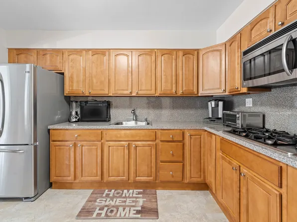 69-73 Juniper Boulevard South image 12 of 32