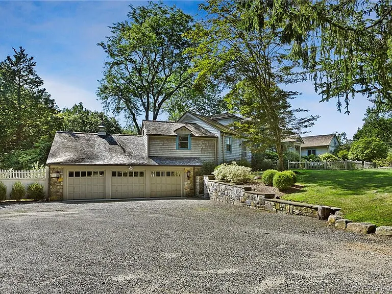 106 Old Stone Hill Rd — Photo 22