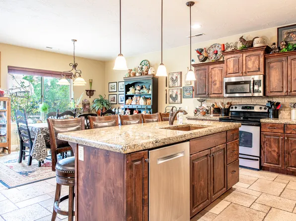 115 E Gold Bullion Way, Washington, UT 84780