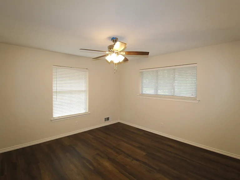 10146 Coveridge Dr — Photo 13