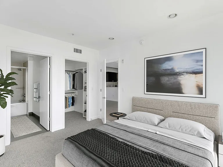 11900 Courtleigh Dr — Photo 22