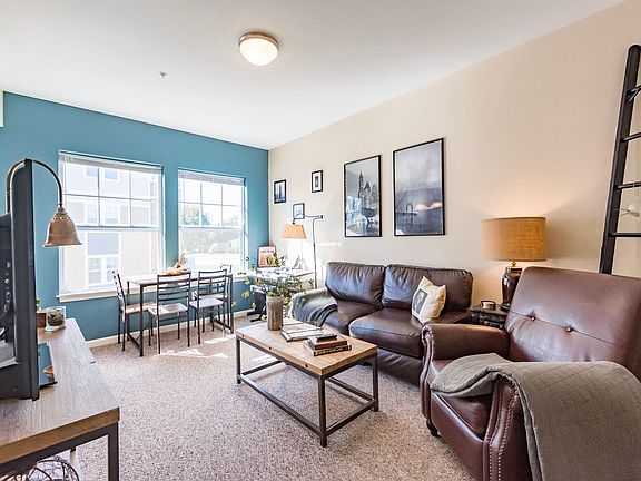5th image of 2549 E Eastgate Ln APT 204