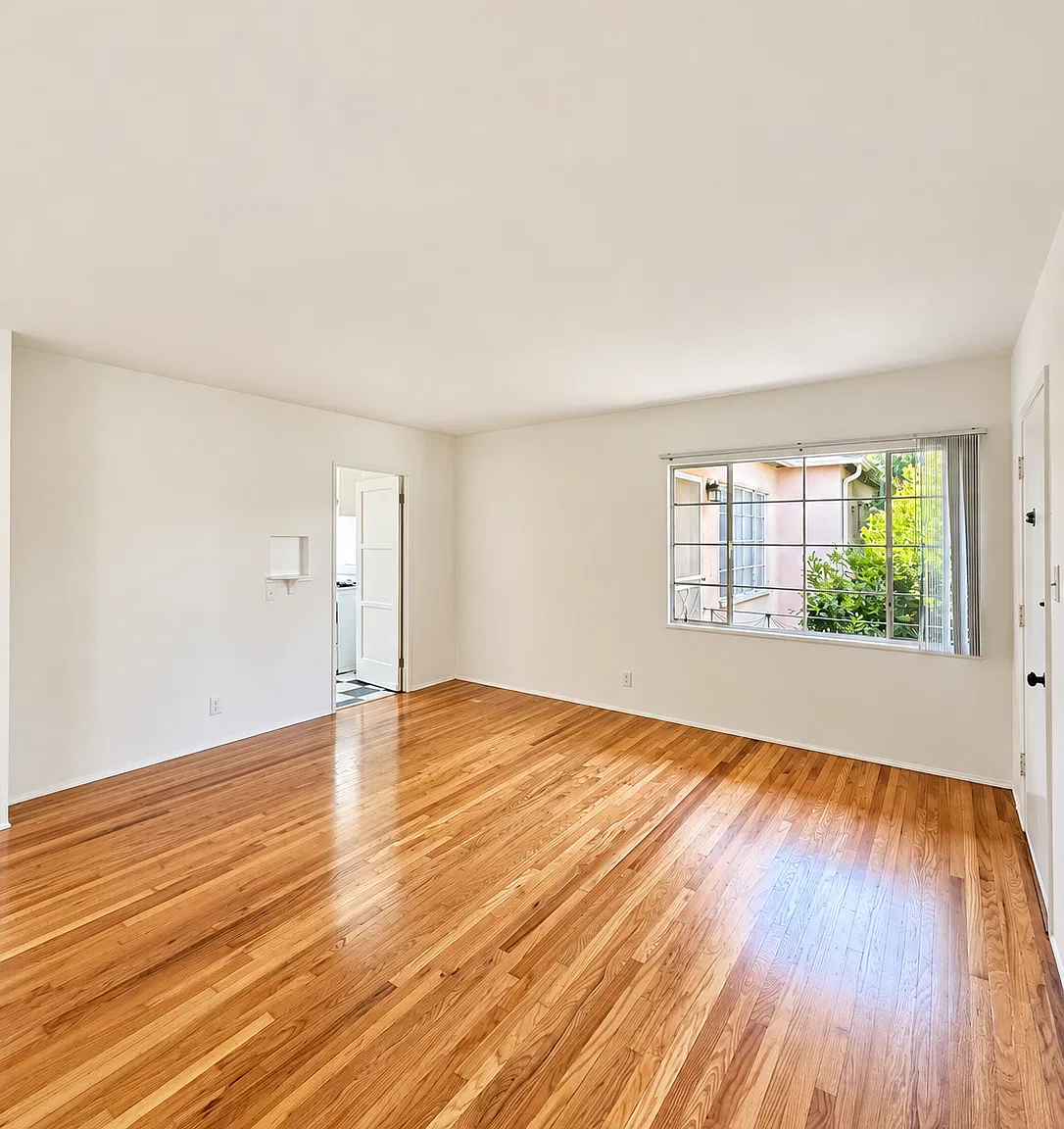 1 bed, 700 sqft, $1,995 — Photo 2