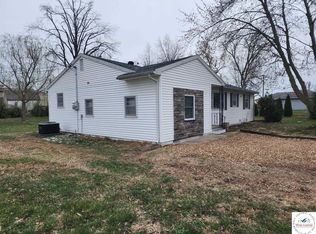 100 N Mable St, Clinton, MO 64735