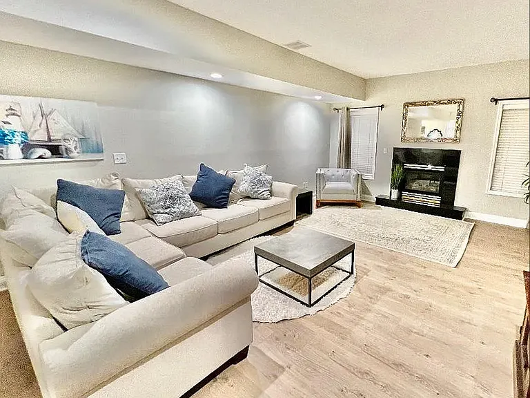 909 N Burghley Ave — Photo 7