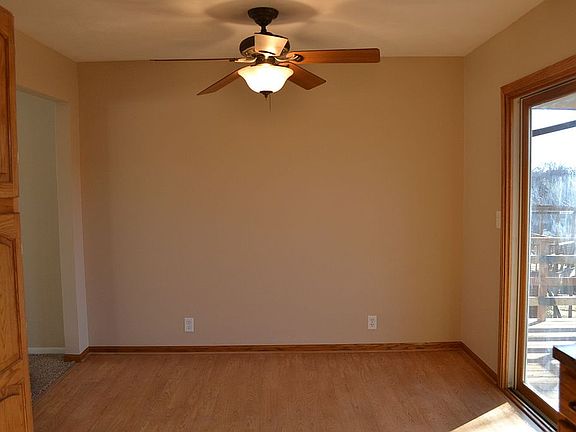 4th image of 1120 Victoria Dr