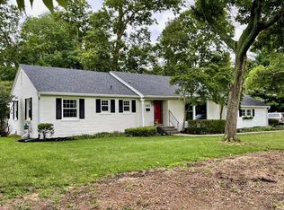 245 Chenoweth Ln, Bellewood, KY 40207