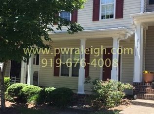 209 Highgate Cir, Wake Forest, NC 27587