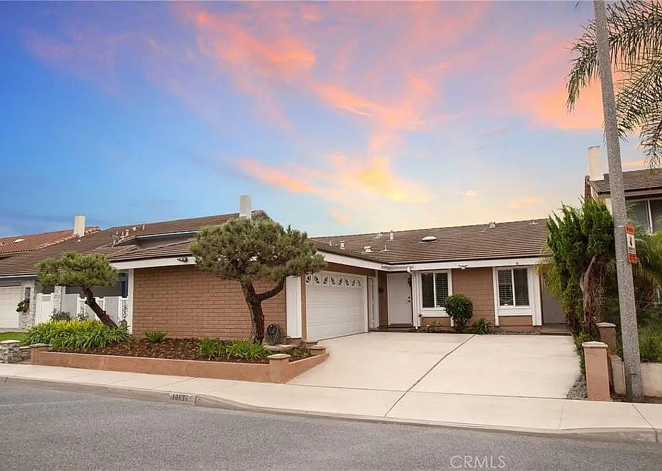 1st image of 10634 El Picador Cir