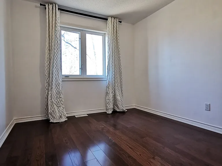 53 Hammersly Blvd — Photo 12