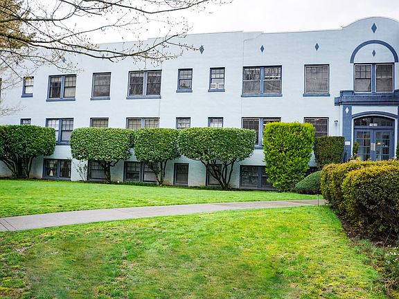 3rd image of 1638 SE 12th Ave APT 12