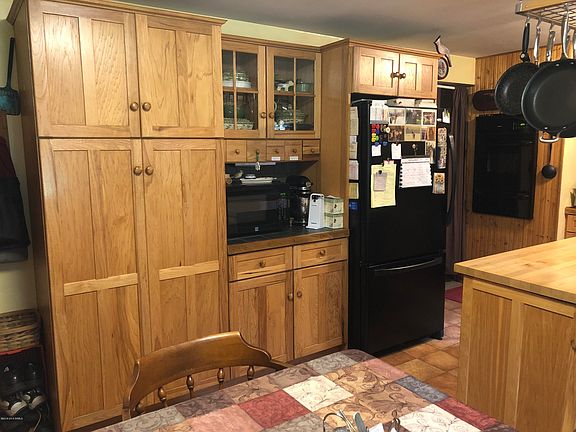 3rd image of 19 Evergreen Dr