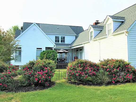 3rd image of 2110 Cross Creek Dr