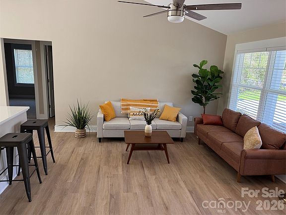 4th image of 222 Center St