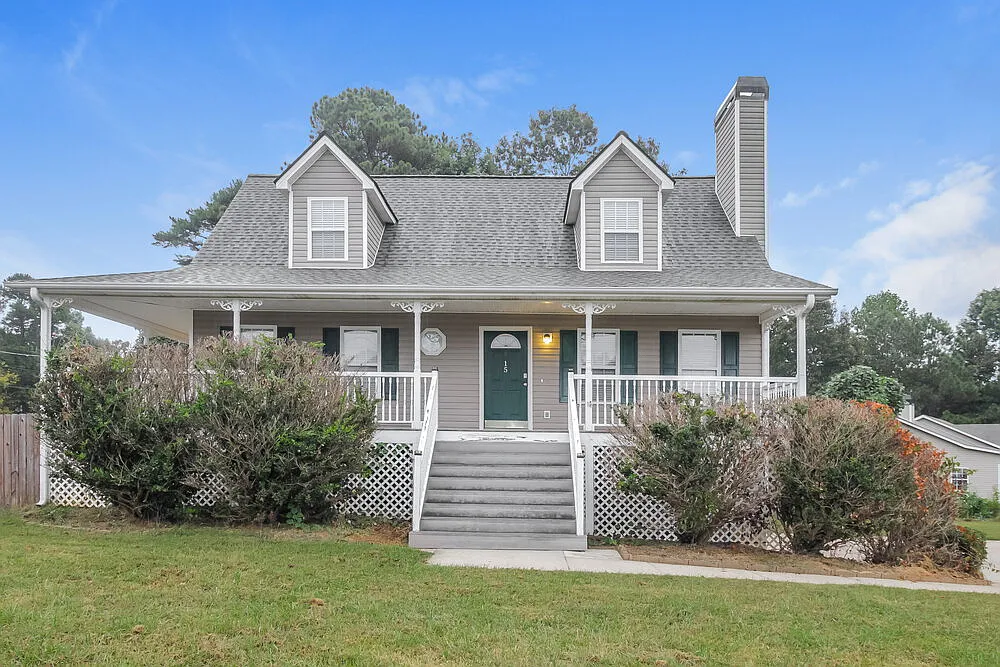 3 bed, 2.5 bath, 1556 sqft, $1,830 — Photo 1